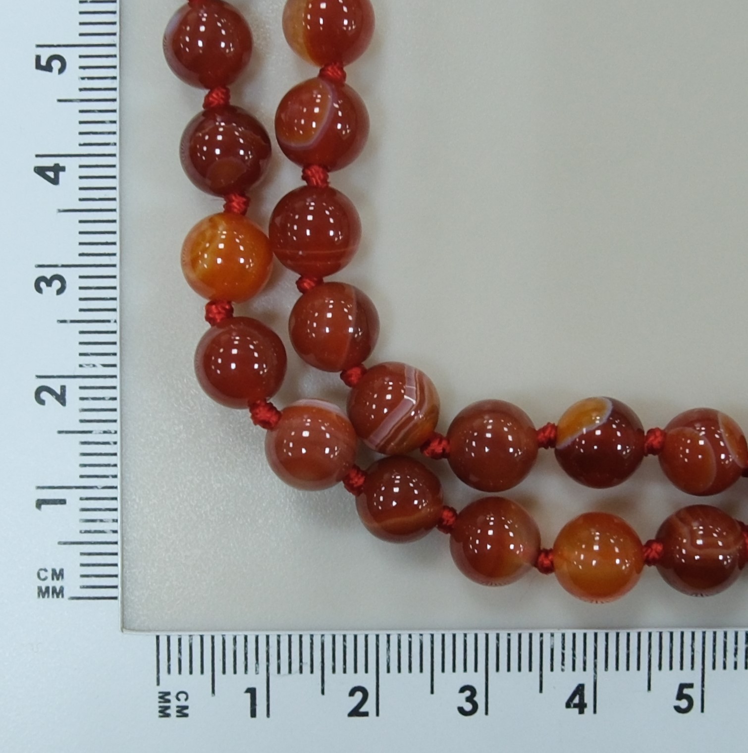 Бусы из сердолика